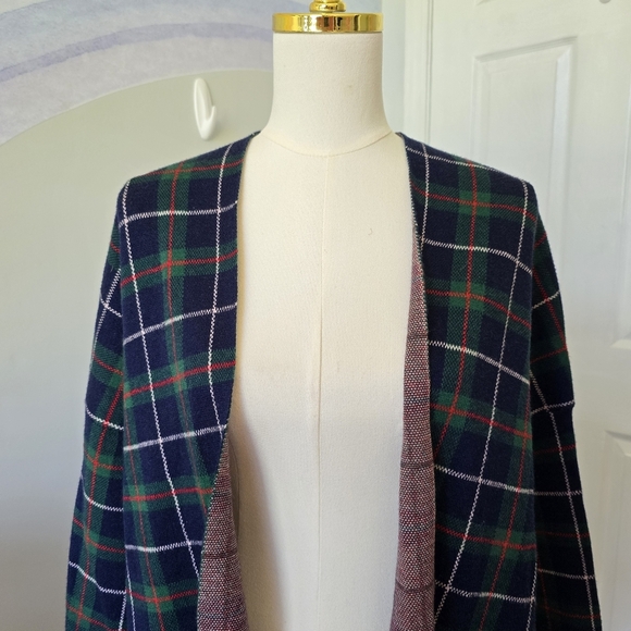 Crown & Ivy | Medium | Plaid Drop Shoulder Cuffed Sleeve Cardigan - Picture 2 of 11
